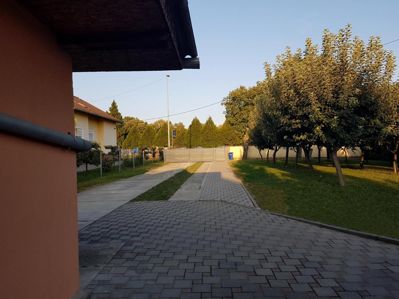 Apartments Martina Eszék Kültér fotó